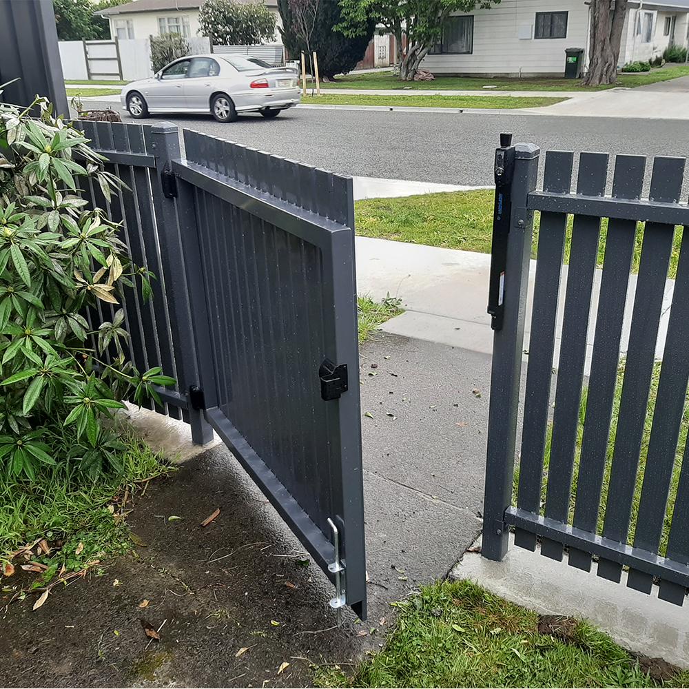 The Straits Aluminium Picket Fence Panel | Edgesmith