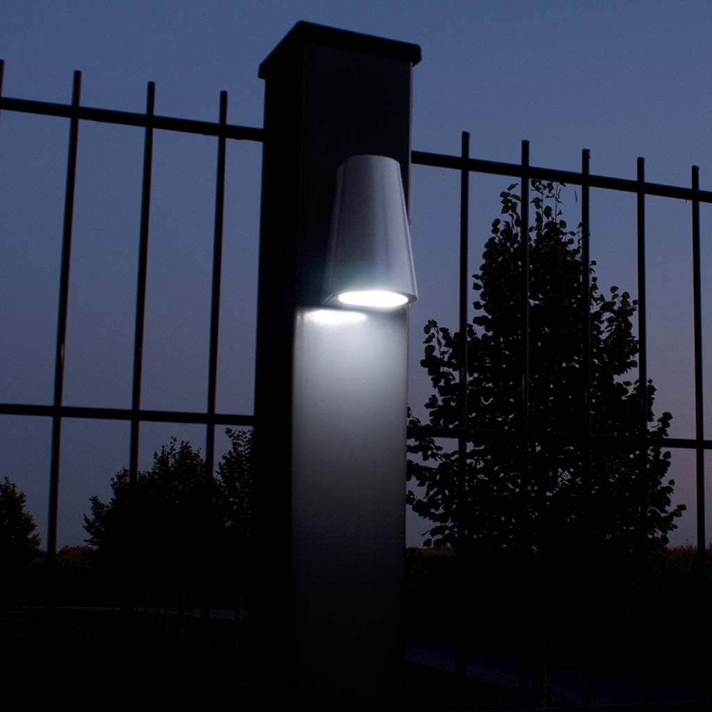 Tricone Gate Light