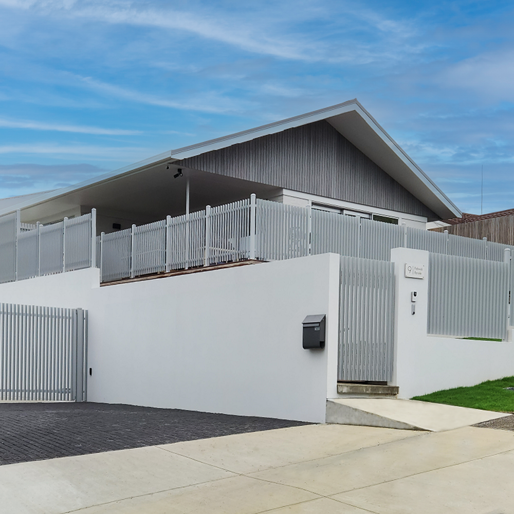 The Nicks Aluminium Angle Picket Fence Panel | Edgesmith