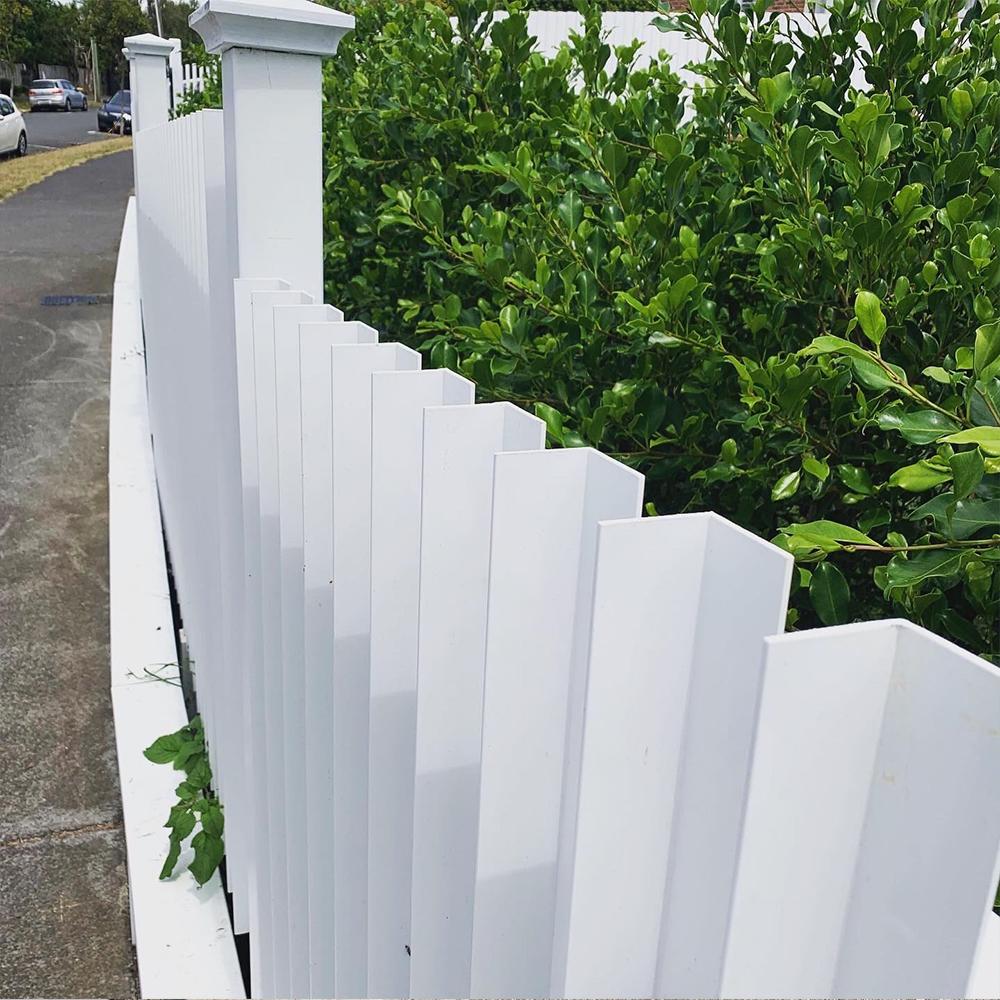 The Nicks Aluminium Angle Picket Fence Panel | Edgesmith