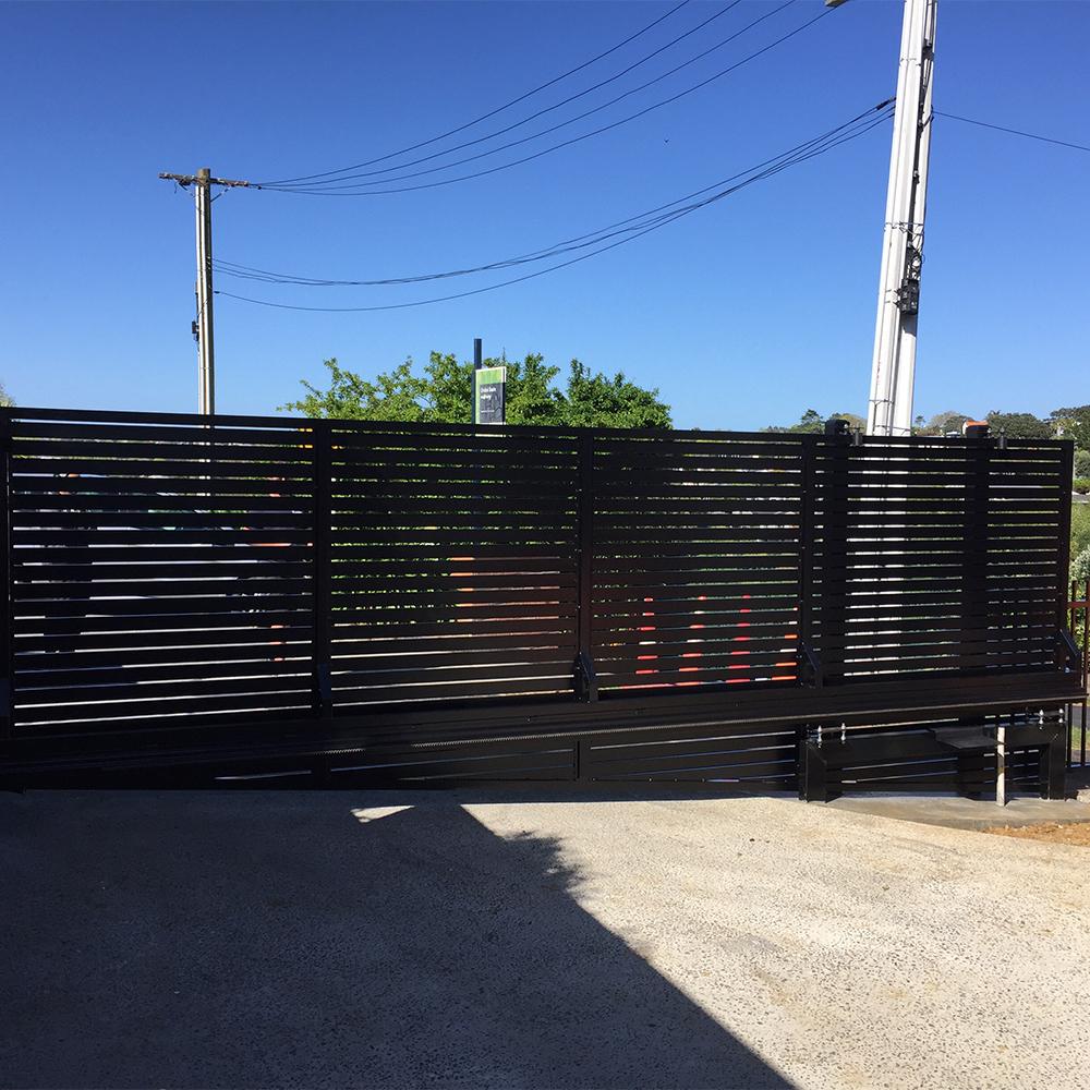 The Oasis Gate-Aluminium Slat Gate | Edgesmith